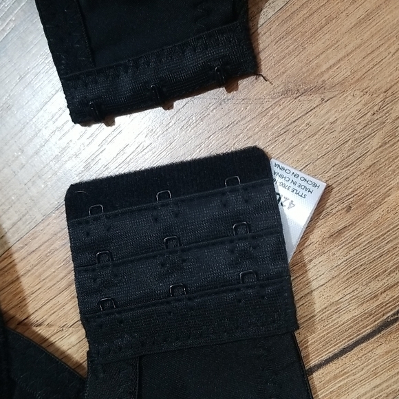 LAURA ASHLEY Black Lace Molded Cup Underwire Bra - 42D - Picture 11 of 13